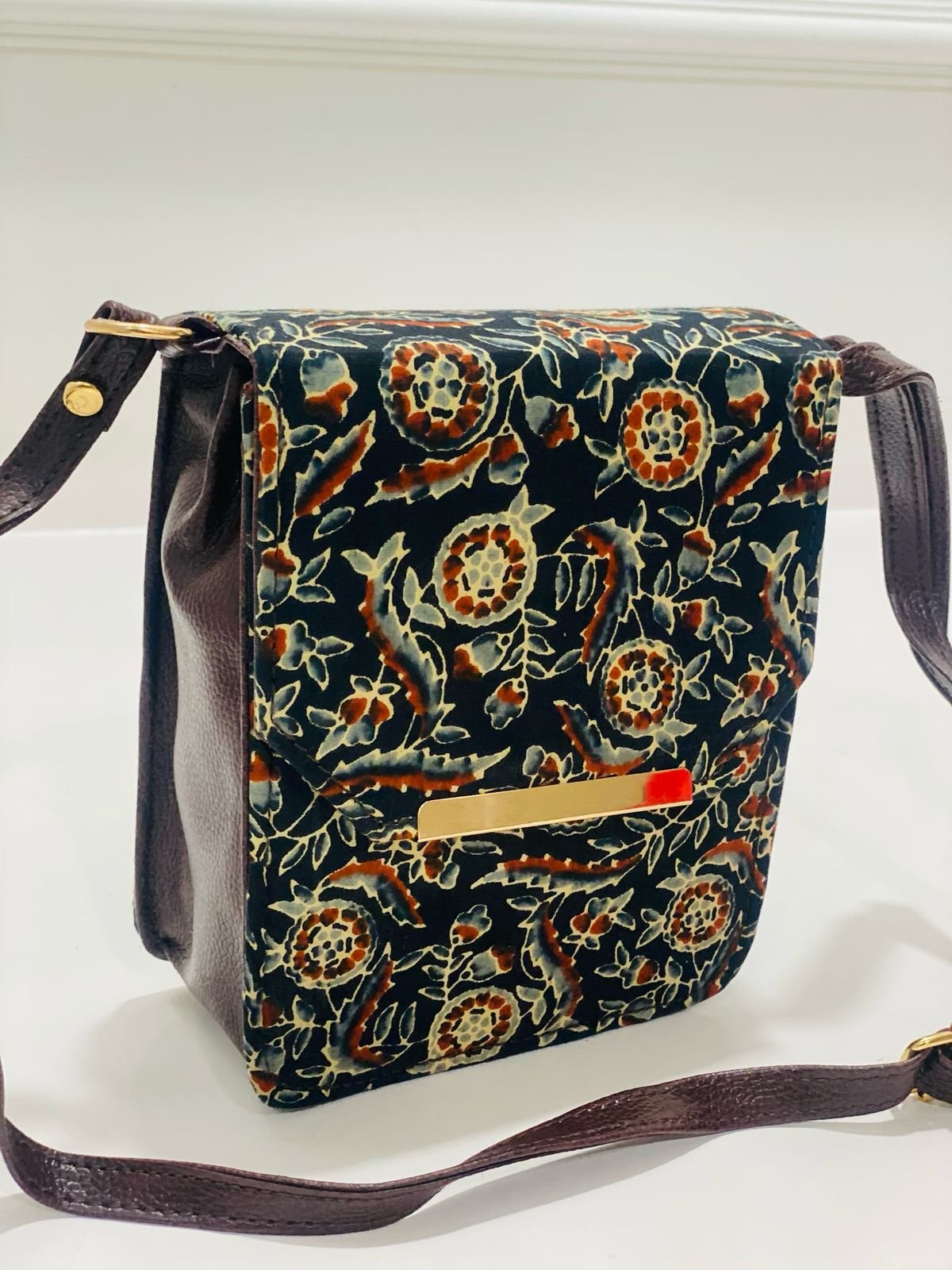 Daily use hand bag with handblock print fabric and sling belt